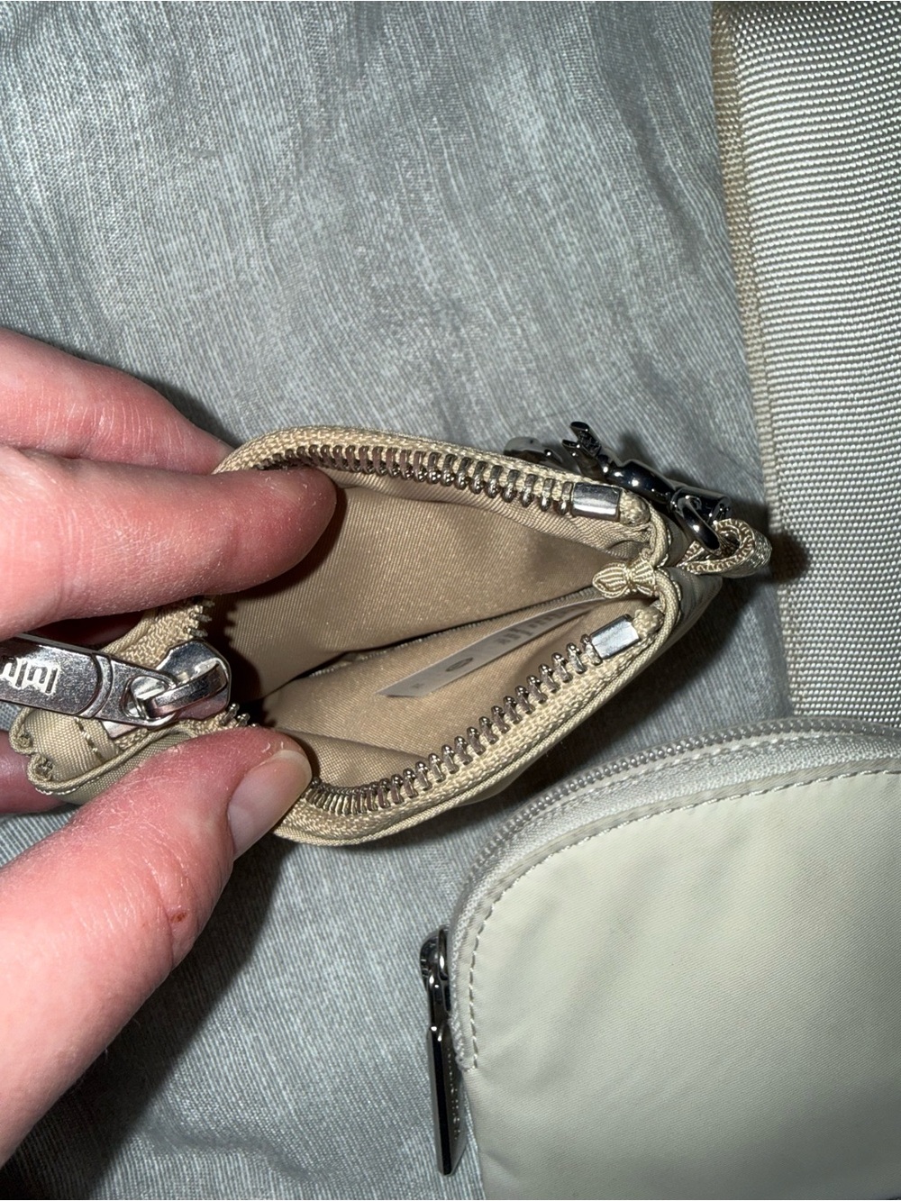 Lululemon Dual Pouch Wristlet Trench/White Opal - Picture 4 of 4